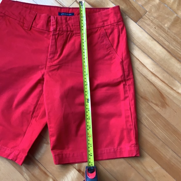 Tommy Red Shorts size 4 - Picture 7 of 9